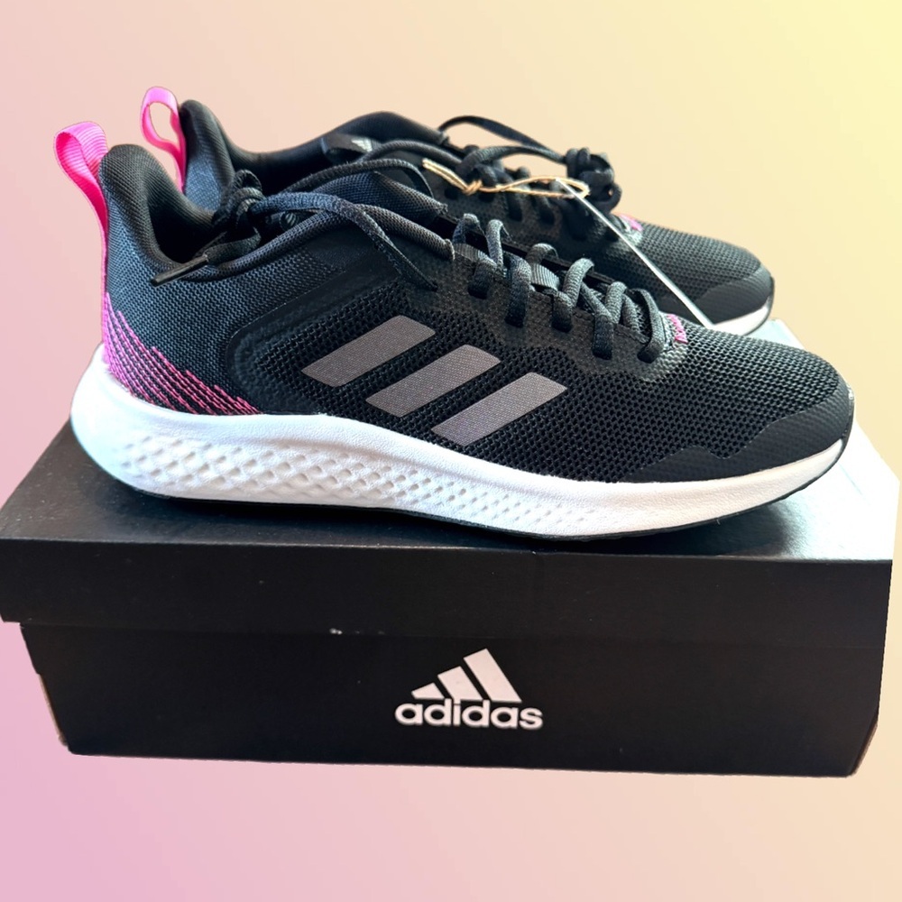 Adidas FLUIDSTREET 'BLACK SCREAMING PINK' size 8 New In Box